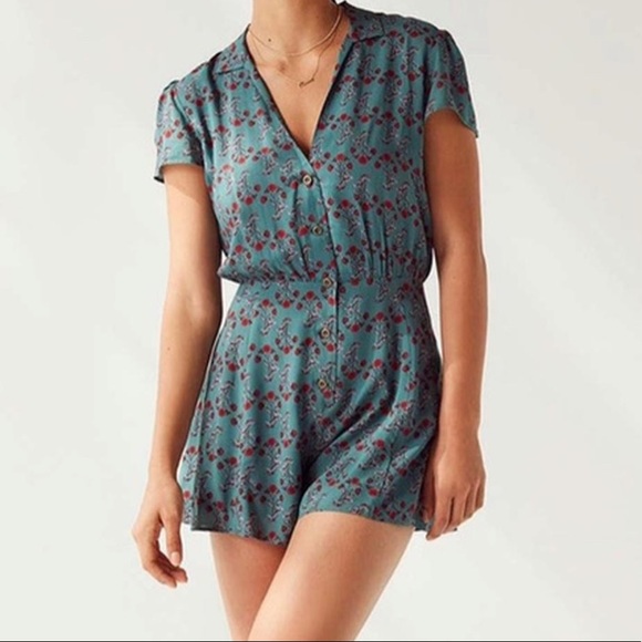 NEW urban outfitters floral romper - Picture 1 of 7